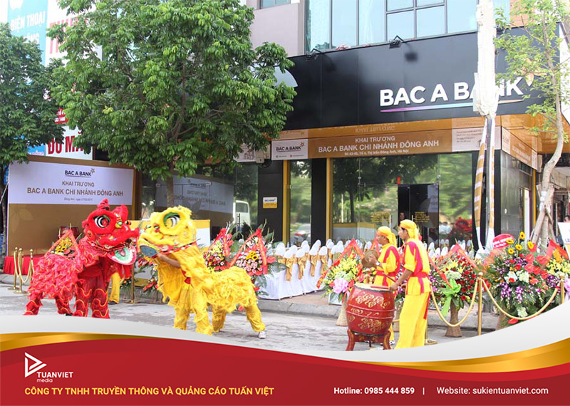 tổ chức khai trương ngân hàng tại hà nội