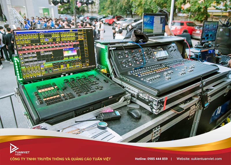 tổ chức lễ chào đón tân sinh viên