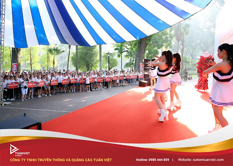 nhân sự tổ chức giải chạy