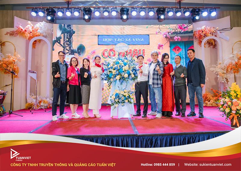 làm thế nào để tổ chức tất niên tiết kiệm