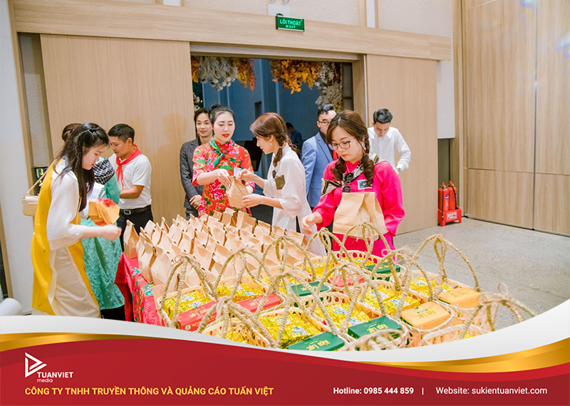 hướng dẫn Tổ chức tất niên tiết kiệm