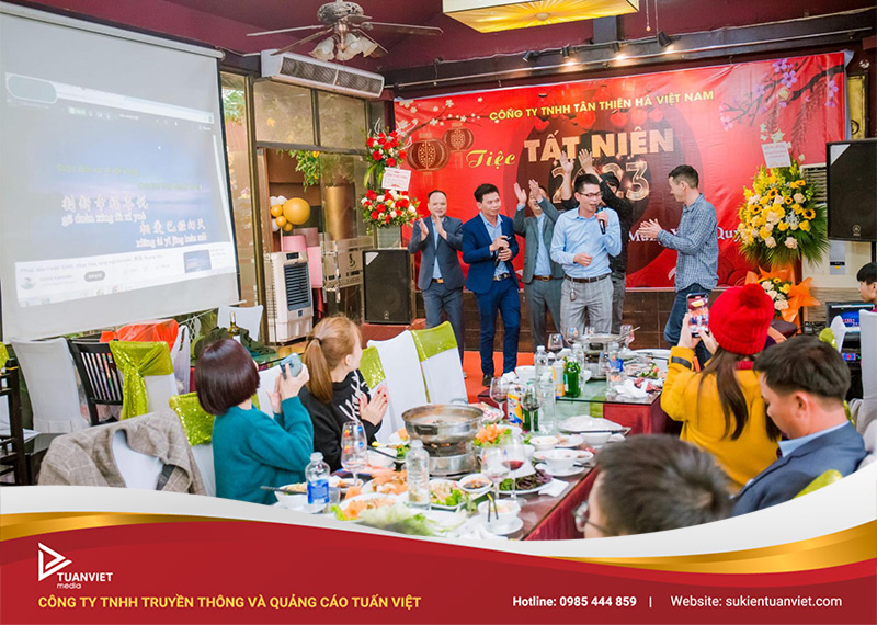 Tổ chức tất niên tiết kiệm nhưng vẫn ấn tướng