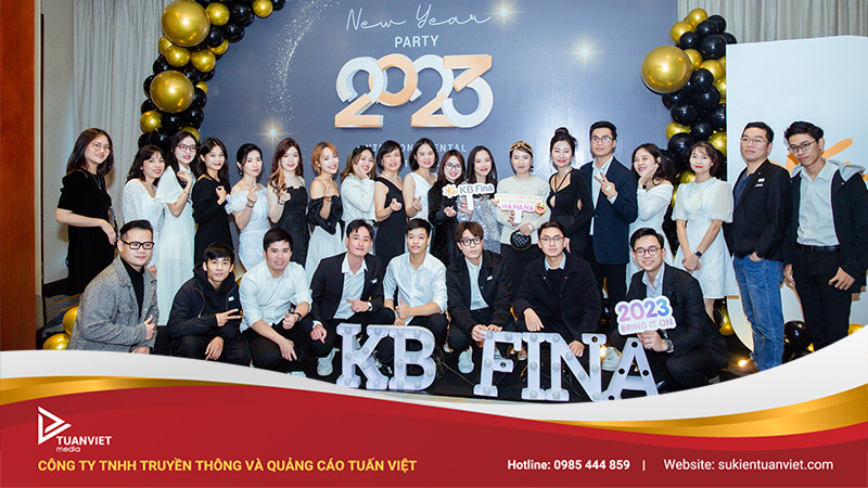 Tổ chức tất niên tiết kiệm