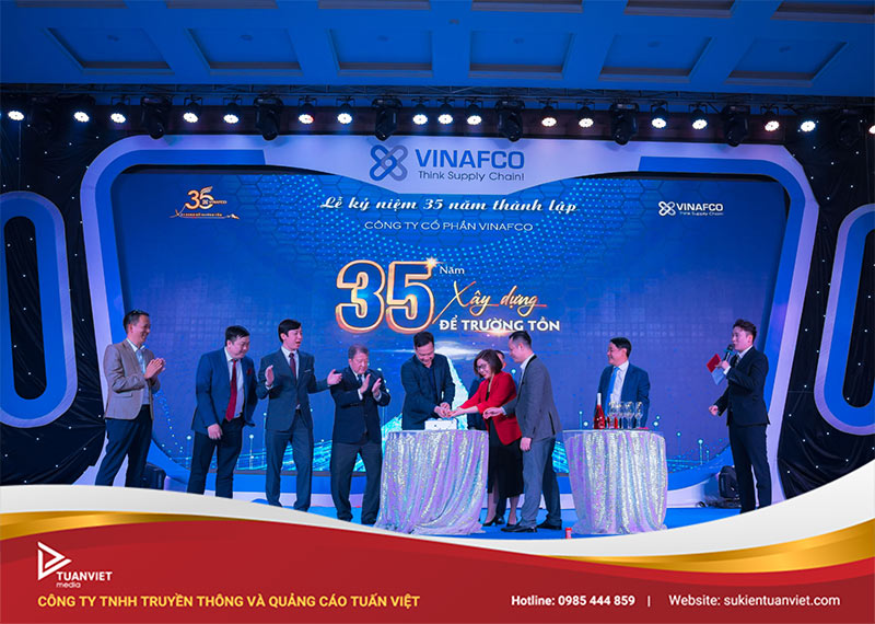 ý tưởng trang trí tiệc sinh nhật công ty đẹp