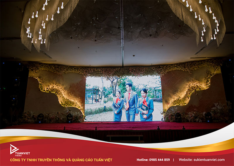 trang trí sinh nhật công ty