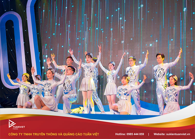 chủ đề tiệc tất niên