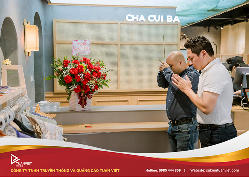 lựa chọn thời gian khai trương quán trà sữa