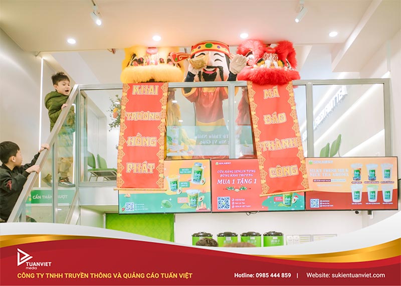 khai trương cửa hàng senlin tea