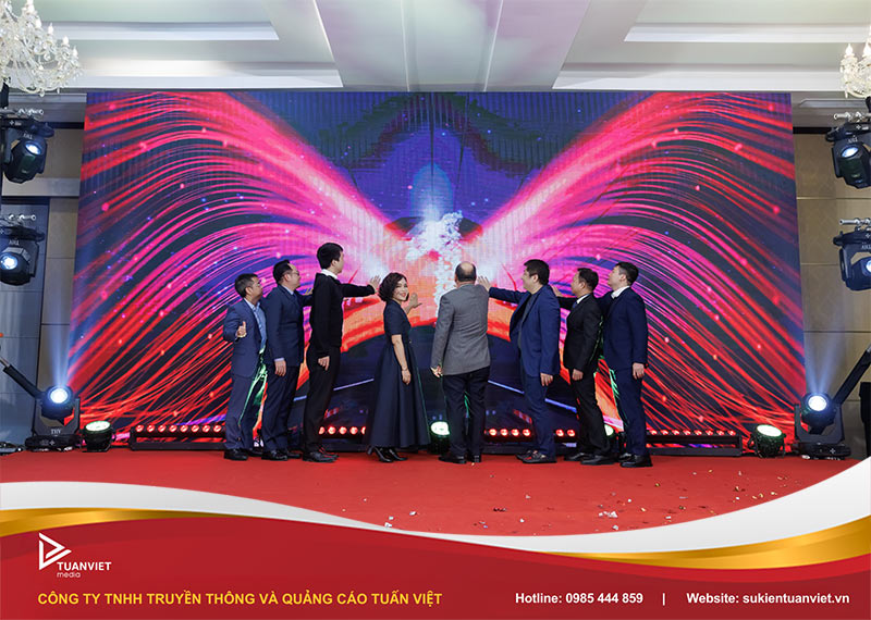 kịch bản tất niên thu hút