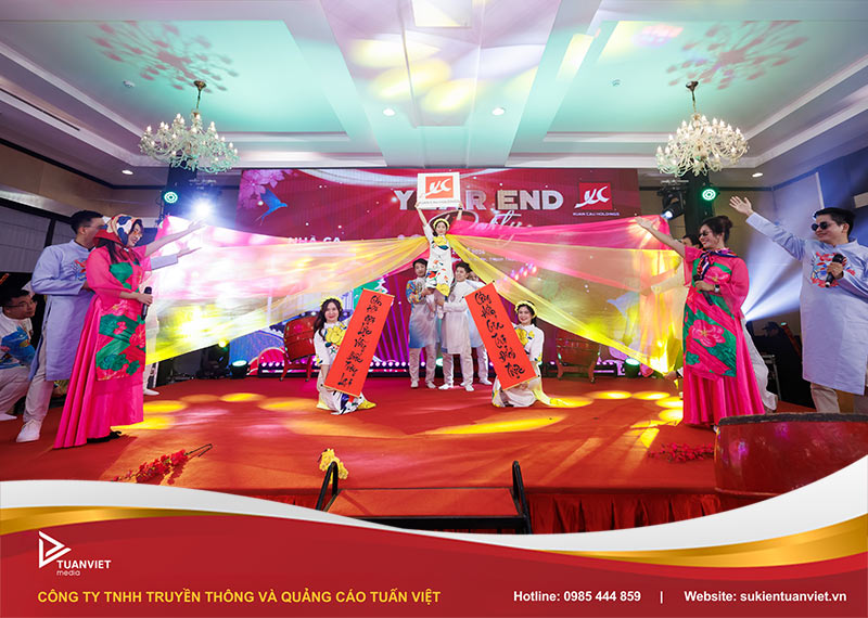 Kịch bản tổ chức tiệc tất niên