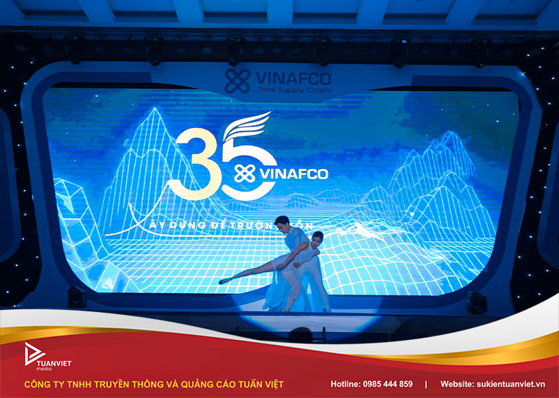 kịch bản tổ chức tiệc tất niên hấp dẫn