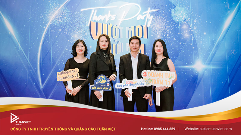 slogan cho tiệc tất niên