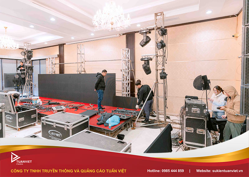 thiết bị tổ chức tất niên