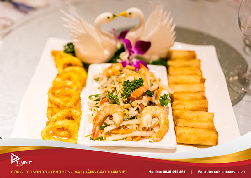 thực đơn tất niên công ty