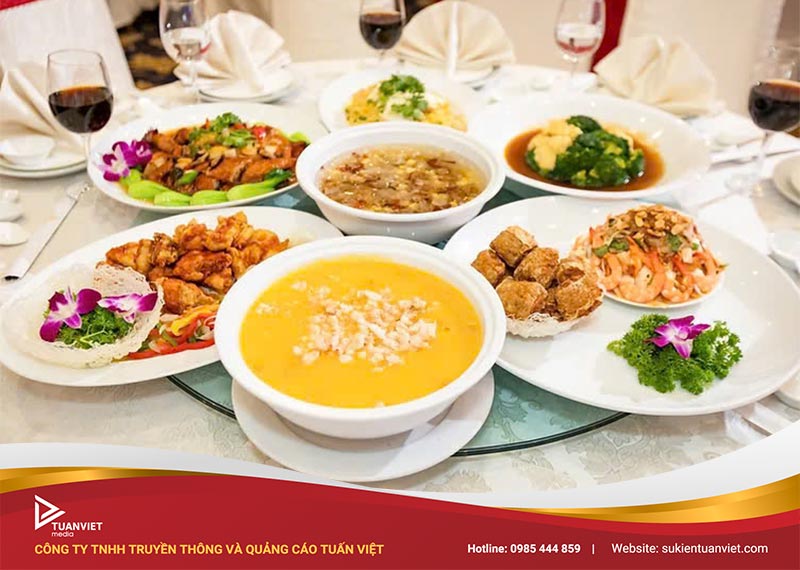 xu hướng tổ chức tiệc tất niên xanh