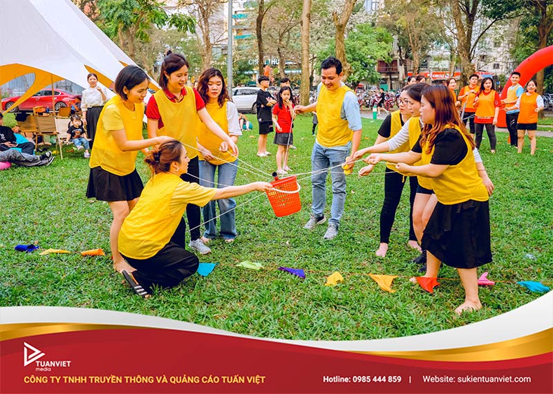 tổ chức tiệc tất niên kết hợp với teambuilding