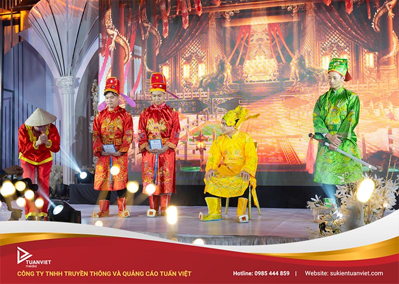 tổ chức tất niên và teambuilding