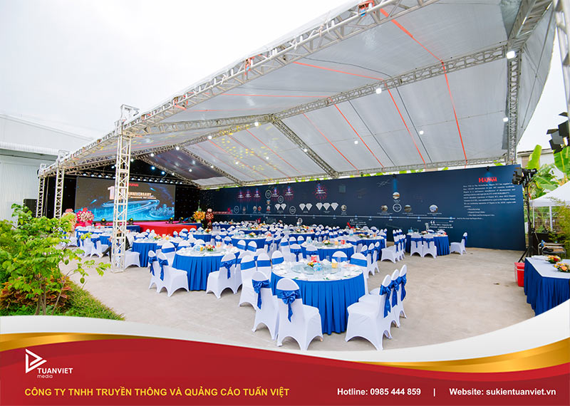 tổ chức tiệc tất niên cần chuẩn bị gì