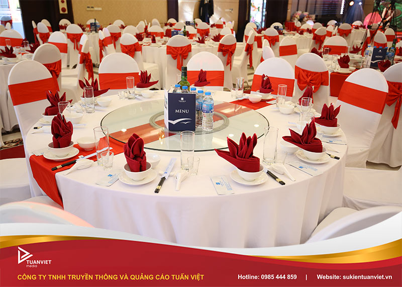 hướng dẫn trang trí tiệc tất niên