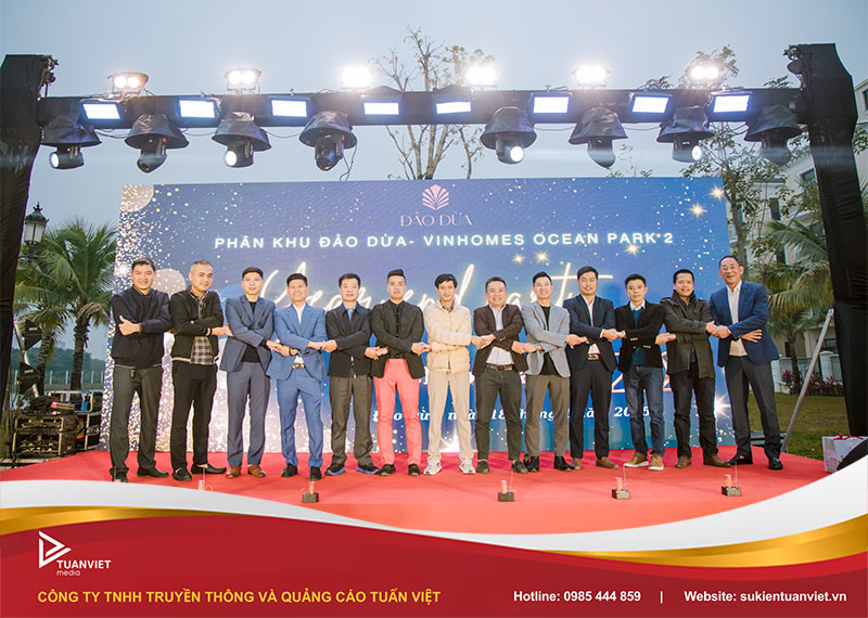 trang trí tiệc tất niên công ty