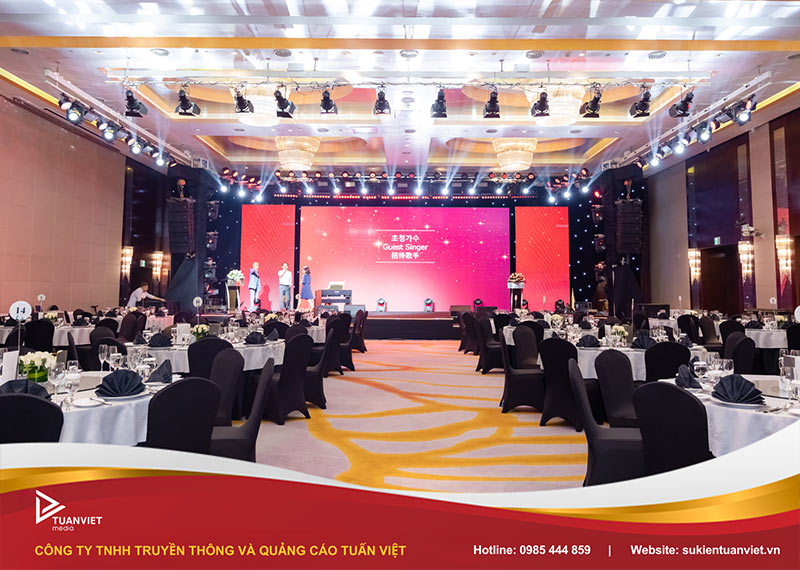 trang trí tiệc tất niên công ty tuấn việt