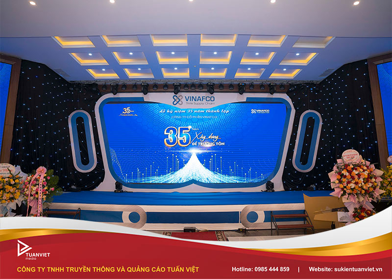 trang trí tiệc tất niên công ty đẹp