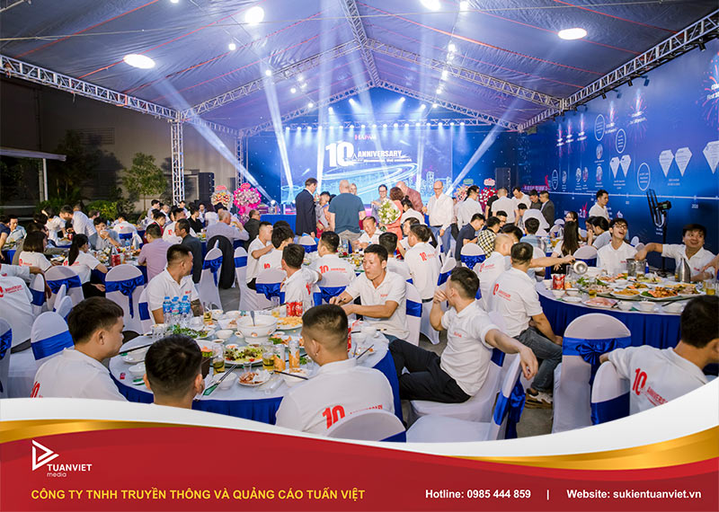 nhưng xu hướng tổ chức tiệc tất niên cho công ty