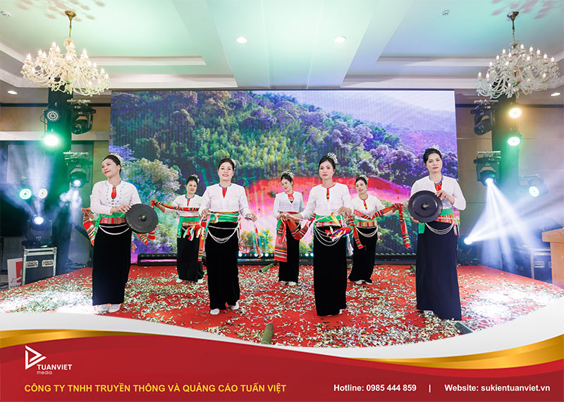 ý tưởng tiệc tất niên cuối năm