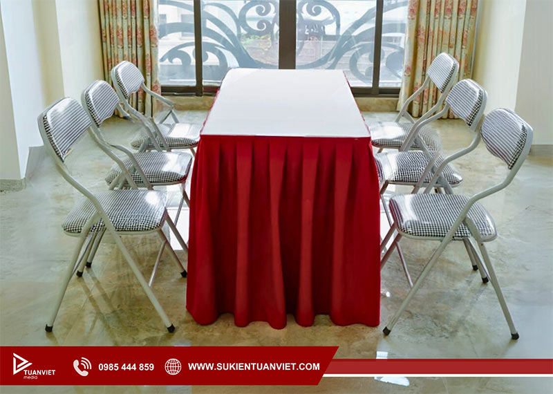 các loại bàn ghế dành cho tiệc year end party