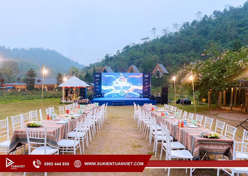 các loại bàn ghế dành cho tất niên