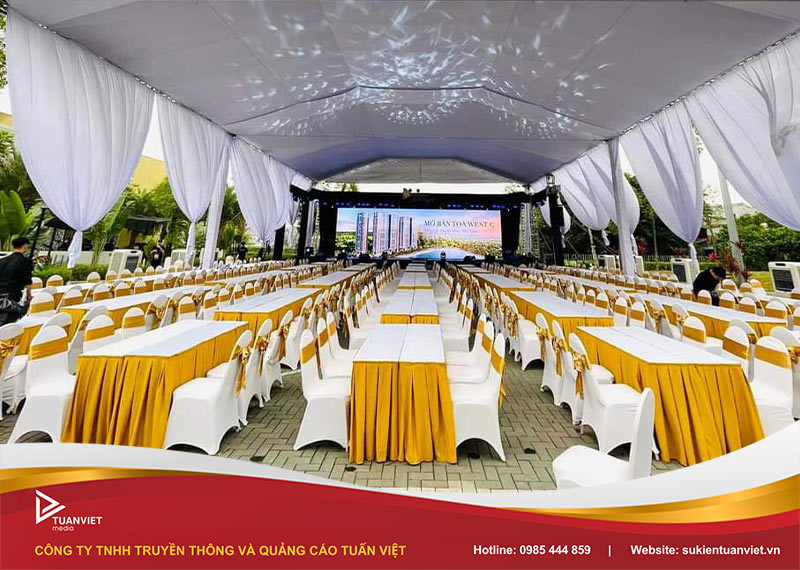 cho thuê bàn ghế year end party