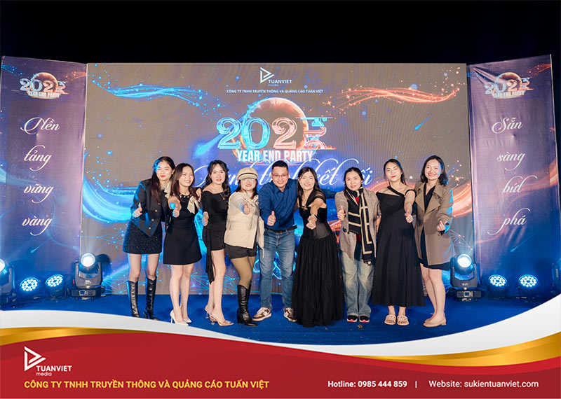 year end party tuấn việt media