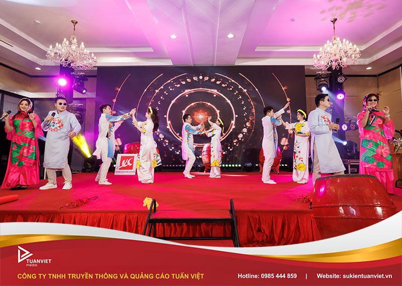 tiết mục văn nghệ tiệc tất niên