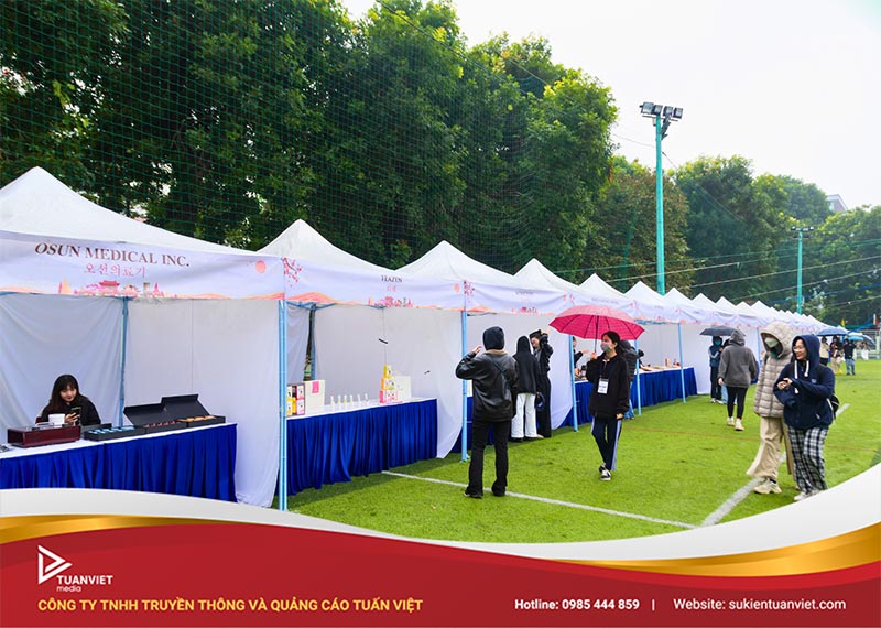 chuẩn bị tổ chức hội chợ xuân