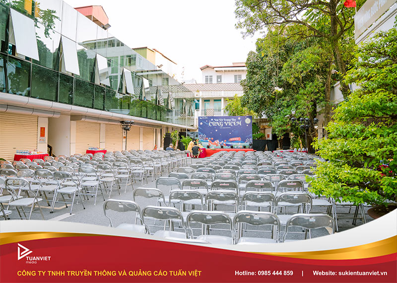 cho thuê bàn ghế tổ chức khai trương