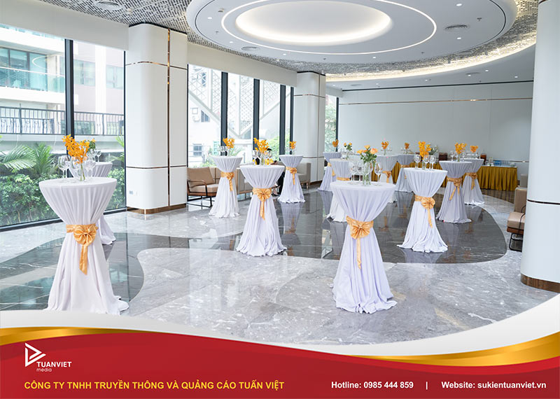 dịch vụ cho thuê bàn ghế khai trương