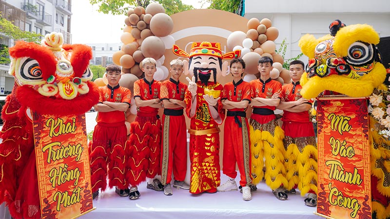 thuê múa lân