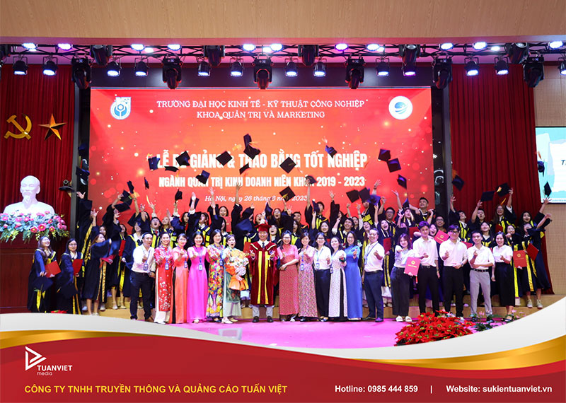 tổ chức lễ bế giảng cần chuẩn bị gì