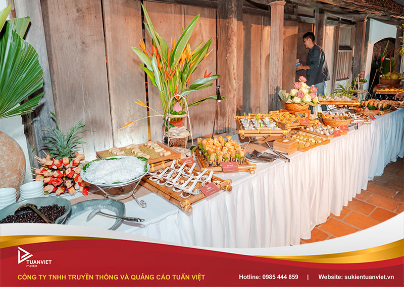 cách bày trí bàn tiệc sao cho đẹp mắt