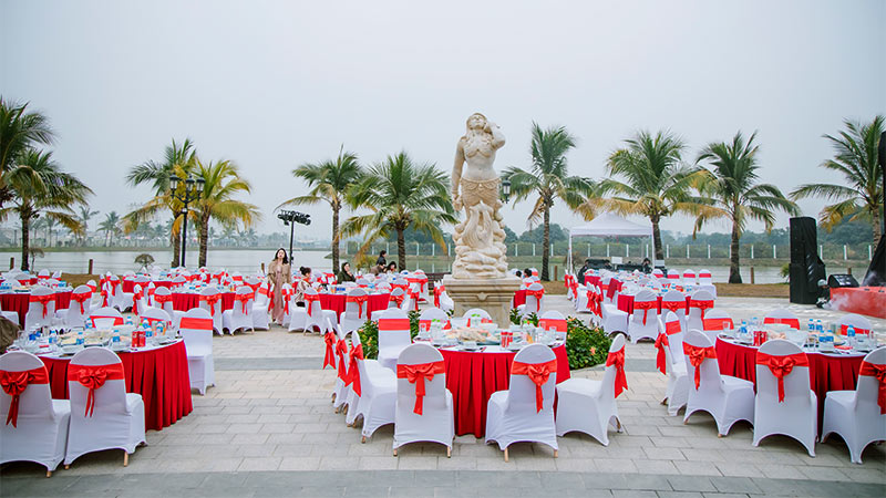 cho thuê bàn ghế ngoài trời
