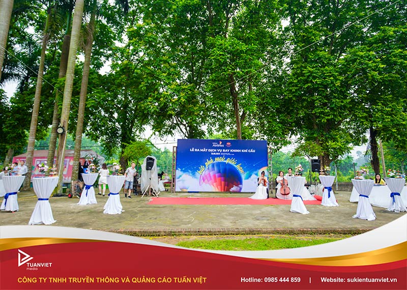 cho thuê bàn ghế tổ chức sự kiện ngoài trời