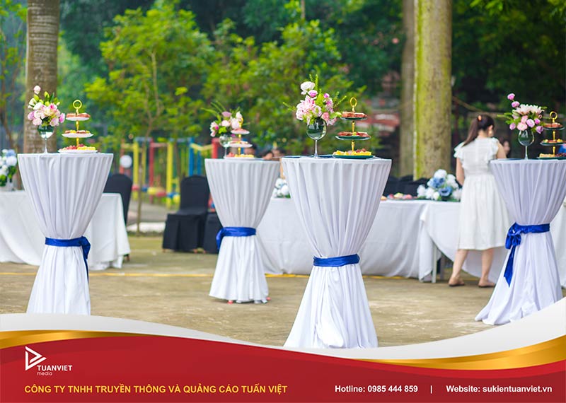 cho thuê bàn ghế ngoài trời đẹp