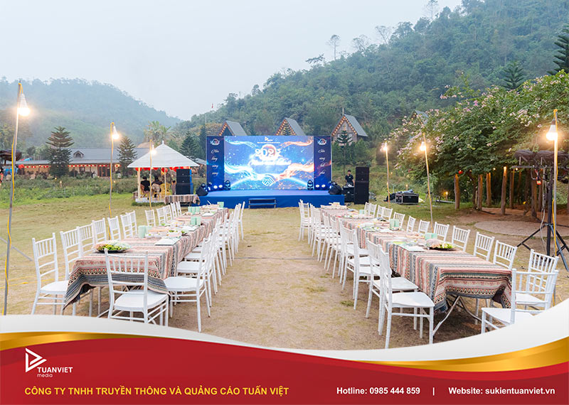 cho thuê bàn ghế ngoài trời