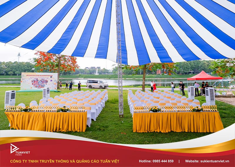 cho thuê bàn ghế ngoài trời
