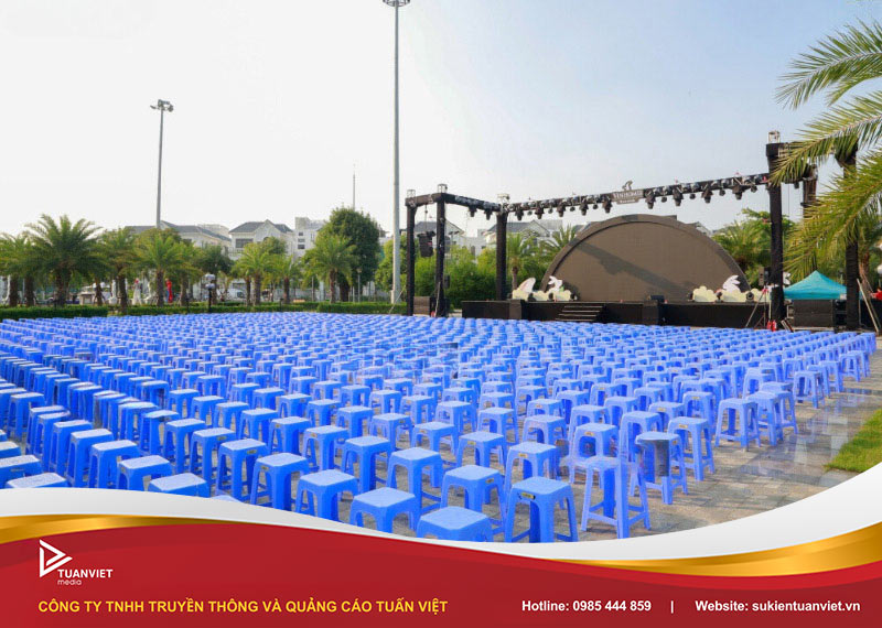 dịch vụ cho thuê bàn ghế cho sự kiện ngoài trời