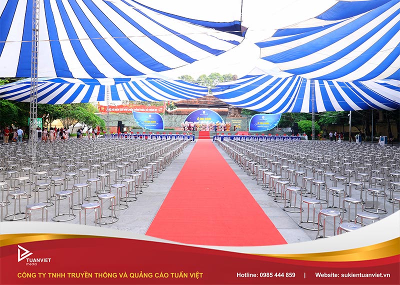 cho thuê bàn ghế ngoài trời hà nội