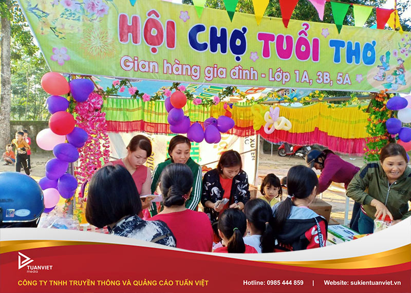 trang trí gian hàng ẩm thực trường học