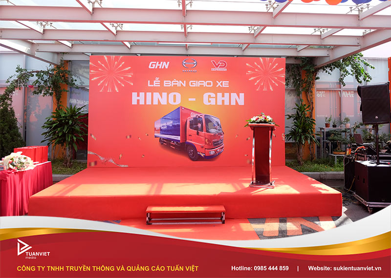 đạo cụ trang trí sân khấu