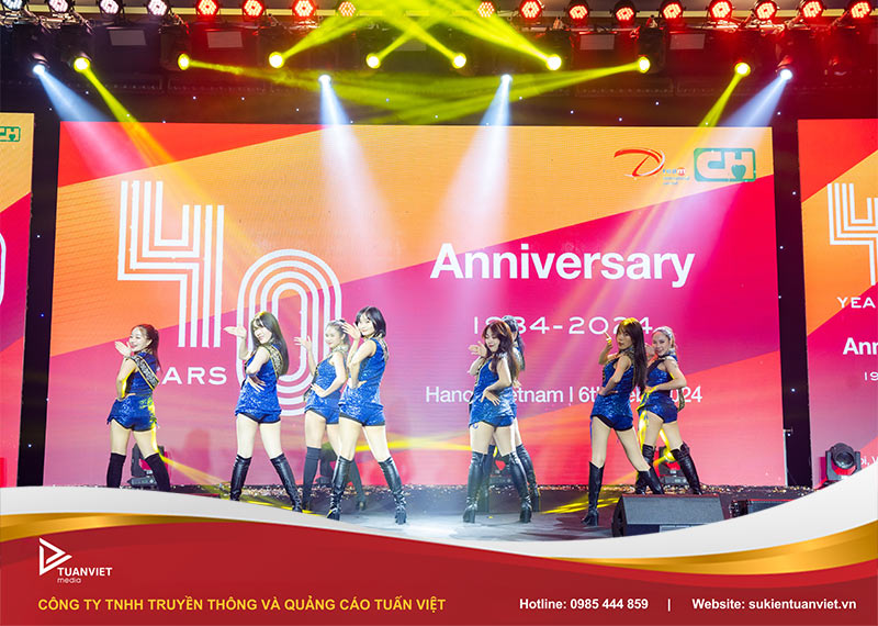 tổ chức ngày lễ kỷ niệm thành lập