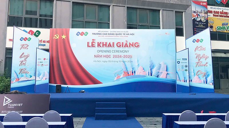 trang trí sân khấu lễ khai giảng